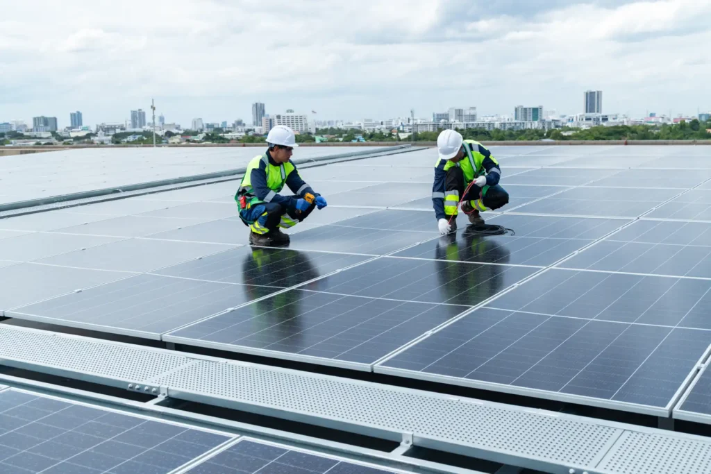 Panell fotovoltaic per mi llorar l'eficiència energètica de la teva empresa.